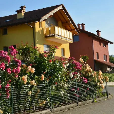 アパートホテル Girasole Casa Rossa A *