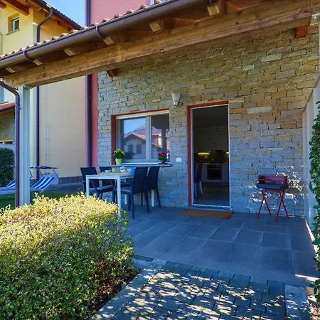 アパートホテル Girasole Casa Rossa A